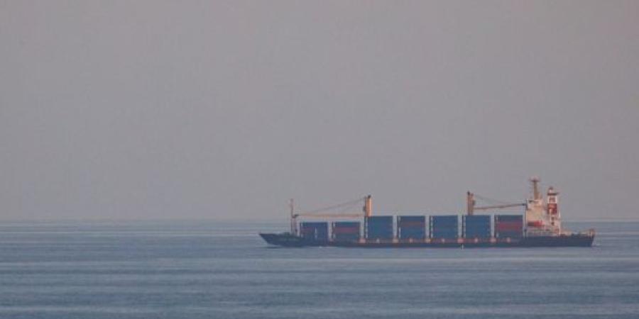 اخبار اليمن | لندن: شركة أمن بحري تقول ان 20 مسلحا اعتلوا سفينة بضائع قبالة الصومال