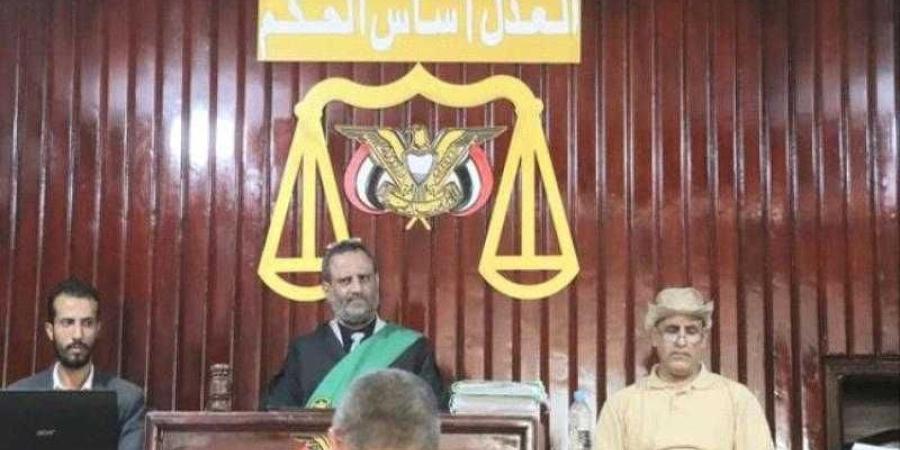 اخبار اليمن | جلسة جديدة لمحاكمة 550 قياديًا حوثيًا.. وطلب قضائي بإيقاف إصدار الجوازات من صنعاء