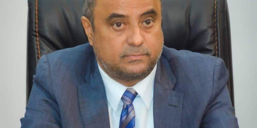 اخبار اليمن | وزير المالية يصدر تعميم بشأن انتظام صرف مرتبات الموظفين
