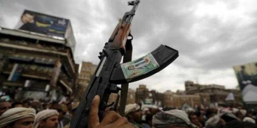 اخبار اليمن | اندلاع اشتباكات في سوق شعبي وسط اليمن وإصابة مواطن بجروح بالغة