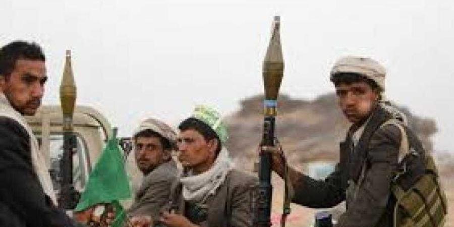 اخبار اليمن | عربات حوثية تنقل أبناء القبائل من محافظتي صنعاء وذمار للتظاهر في مدينة رداع