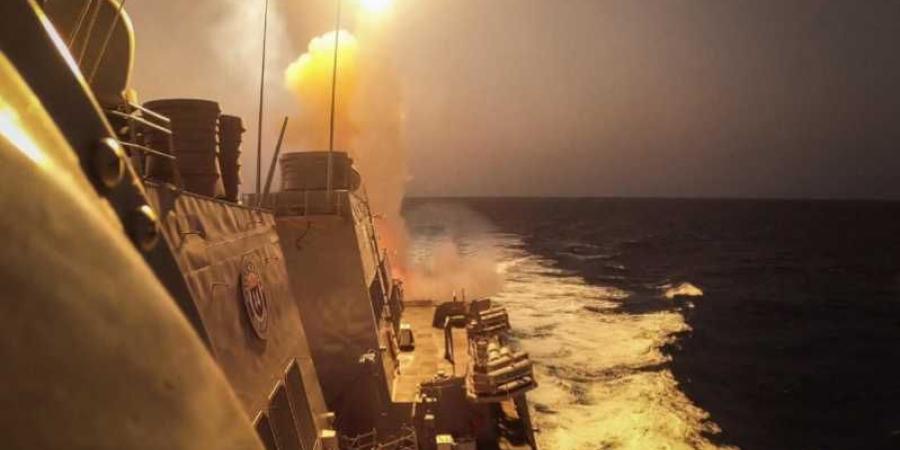 اخبار اليمن | عاجل: هجوم حوثي كبير في البحر الأحمر وإعلان أمريكي عن تدمير أربع طائرات مسيرة