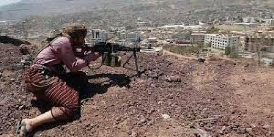 اخبار اليمن | ”لن تمر دون عقاب”...قصف حوثي بطيران مسير يخلف قتلى في الضالع والقوات المشتركة تتوعد