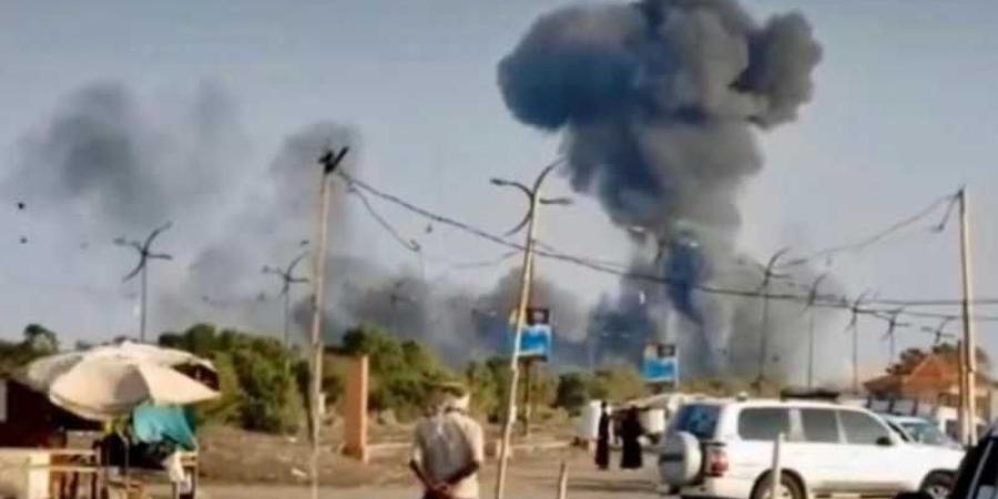 اخبار اليمن | عاجل: انفجارات في محافظة يمنية وإعلان رسمي عن ضربات أمريكية بريطانية جديدة