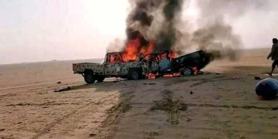 اخبار اليمن | حادث تصادم مروع في صحراء الجوف يودي بحياة ”13 جنديا” كانوا مسافرين لقضاء إجازة العيد