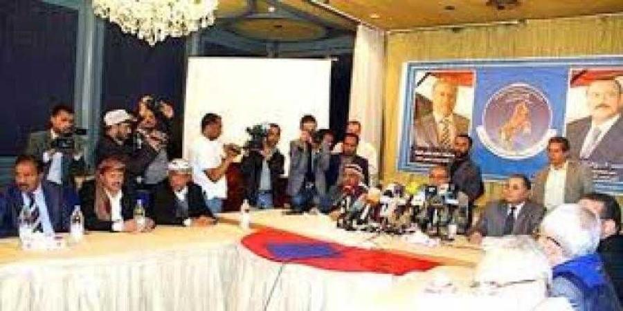 اخبار اليمن | قيادي مؤتمري موالٍ للحوثيين يزور طهران ويمتدح إيران